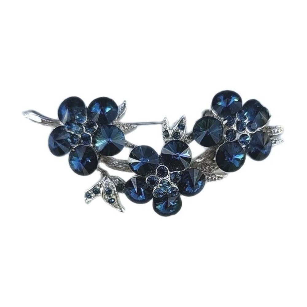 VTG Aqua Blue Austrian Crystal Reverse Cut Sparkling Flower Silvertone Brooch